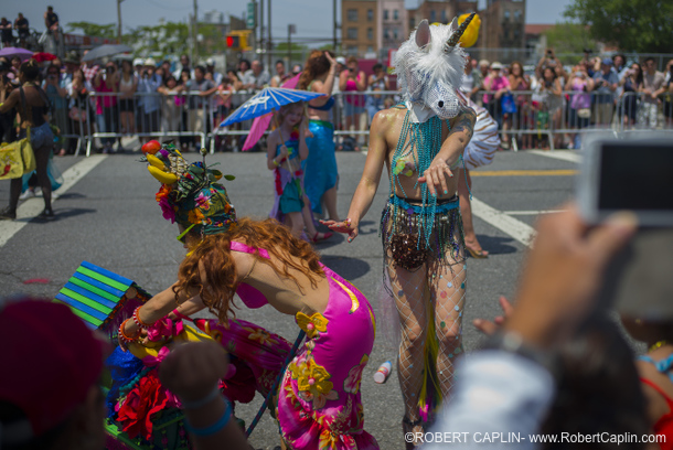 MermaidParade2013_04