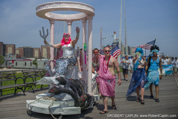 MermaidParade2013_07