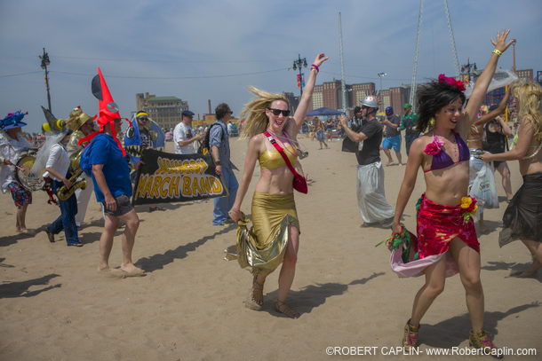 MermaidParade2013_14