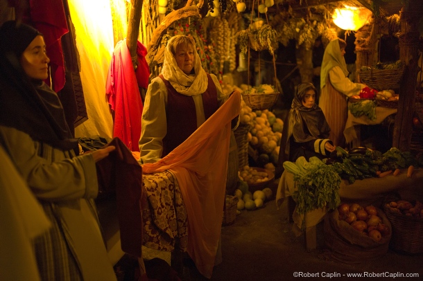 Real Human Nativity Scene in Linyola, Spain. </p><br />
<p>Photo © Robert Caplin